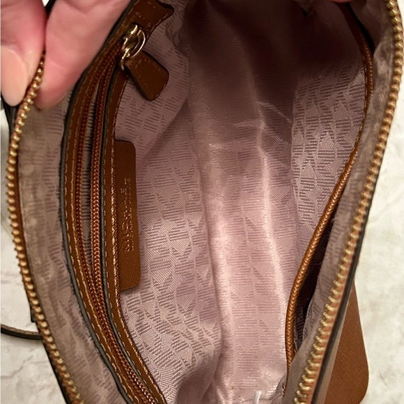 Michael Kors Jet Set Travel Medium Saffiano Leather Dome Crossbody Bag - Picture 4 of 5